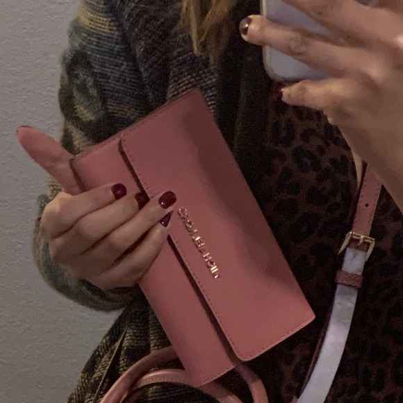 Beautiful MK wallet fold 💞 - Picture 4 of 6